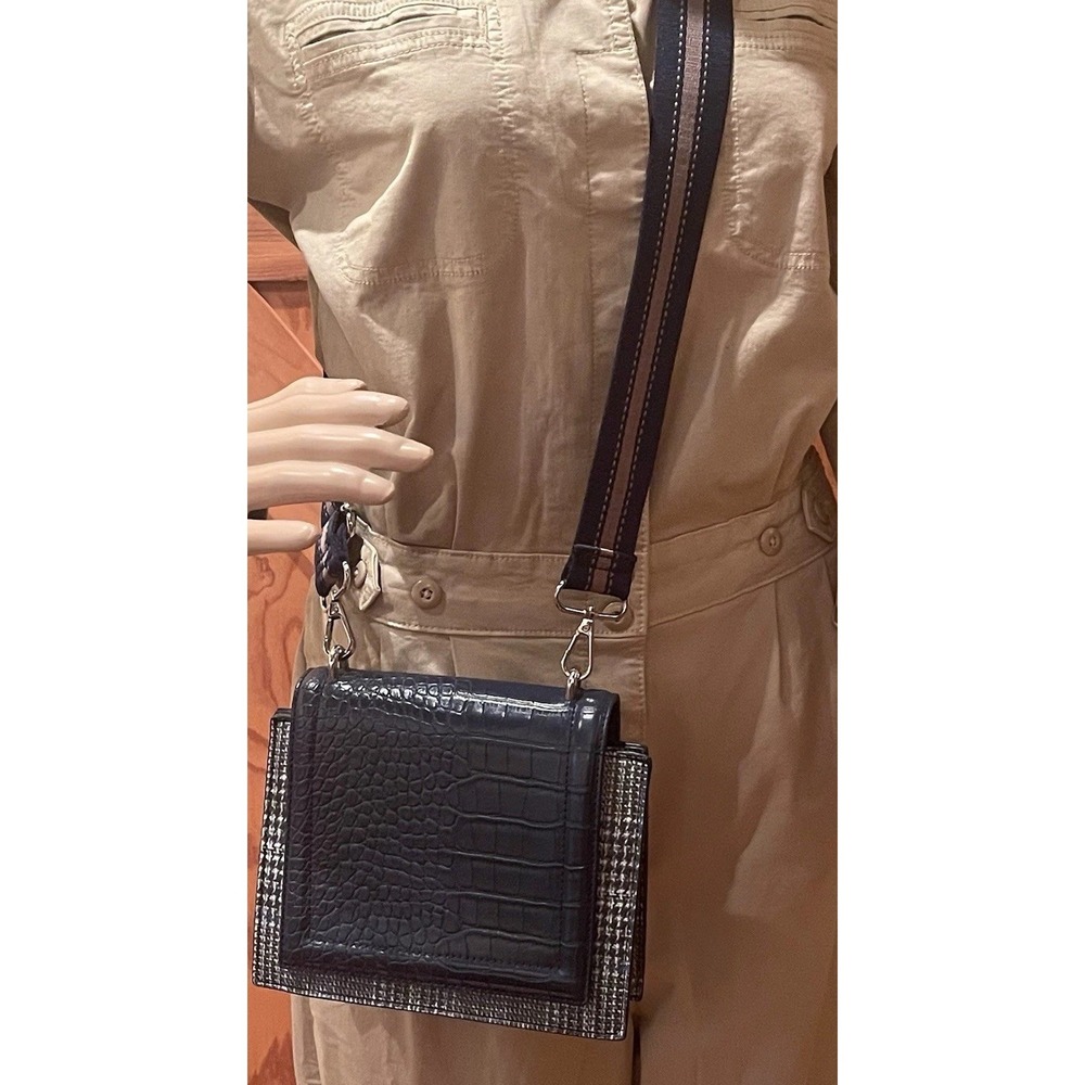 Sondra Roberts Crossbody Bag Navy Croc Embossed Flap Structured Pattern - Picture 3 of 6